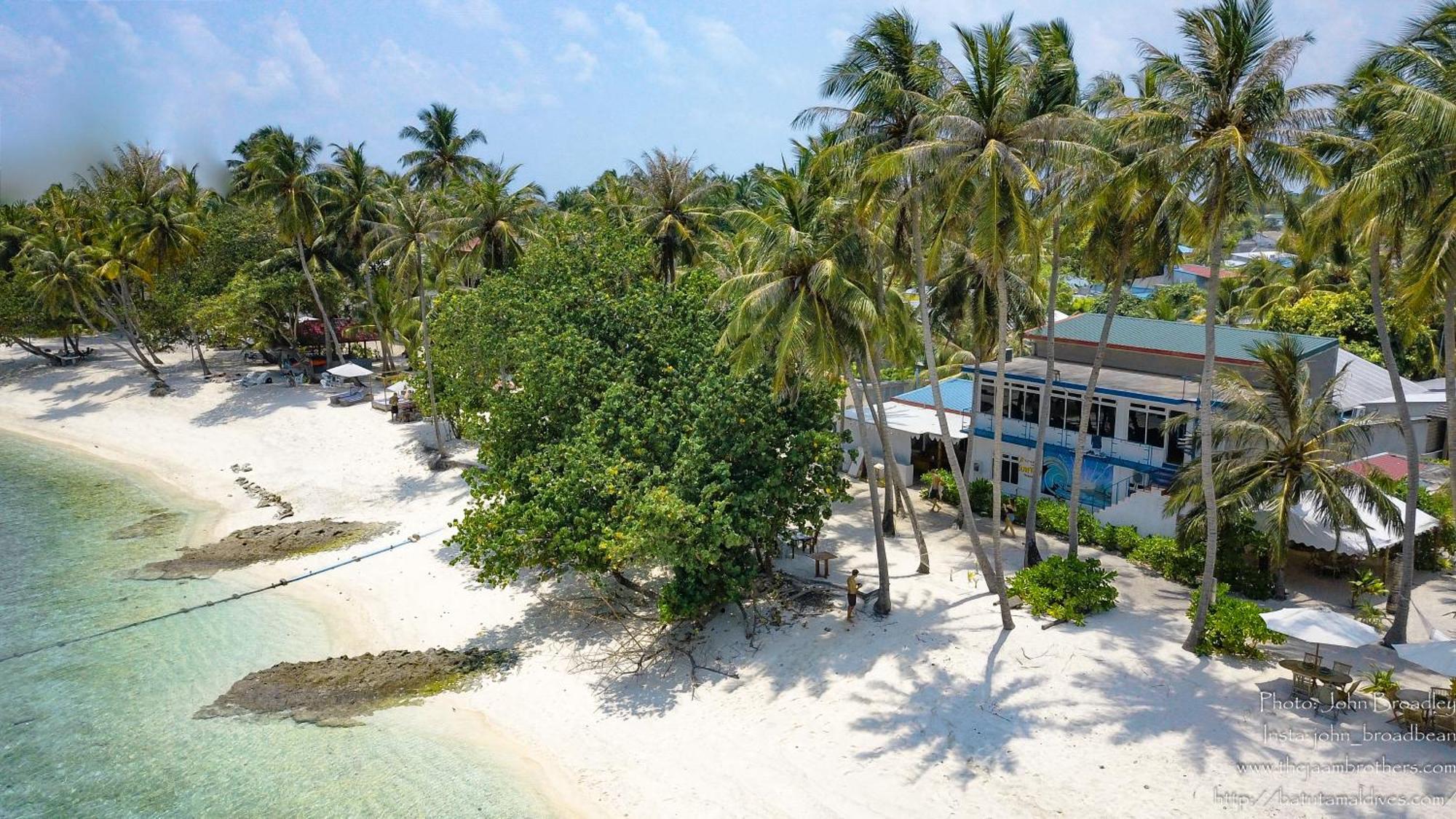 Отель Batuta Maldives Surf View Тулусду Экстерьер фото