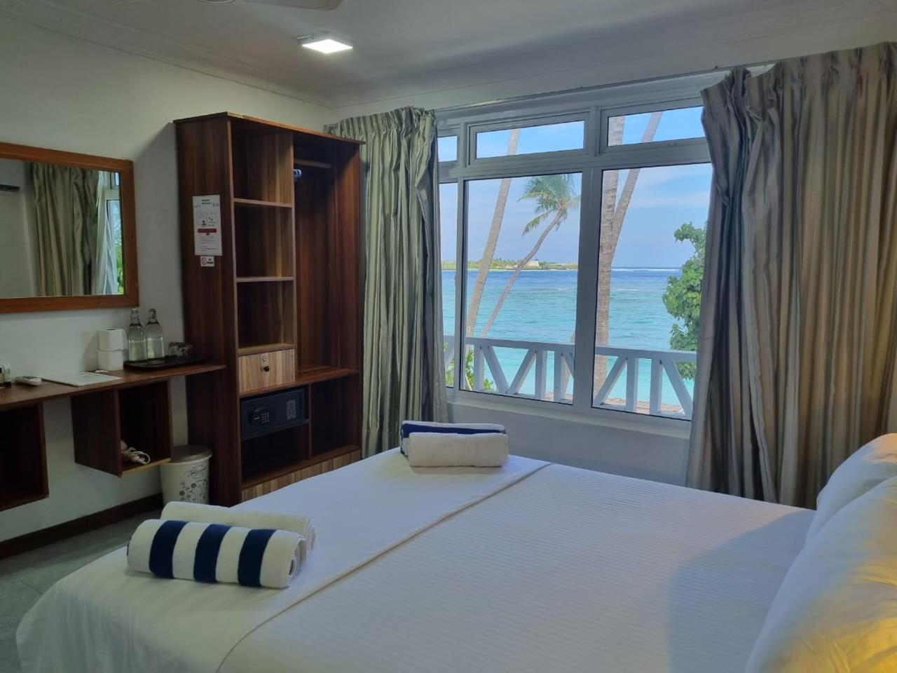 Отель Batuta Maldives Surf View Тулусду Экстерьер фото