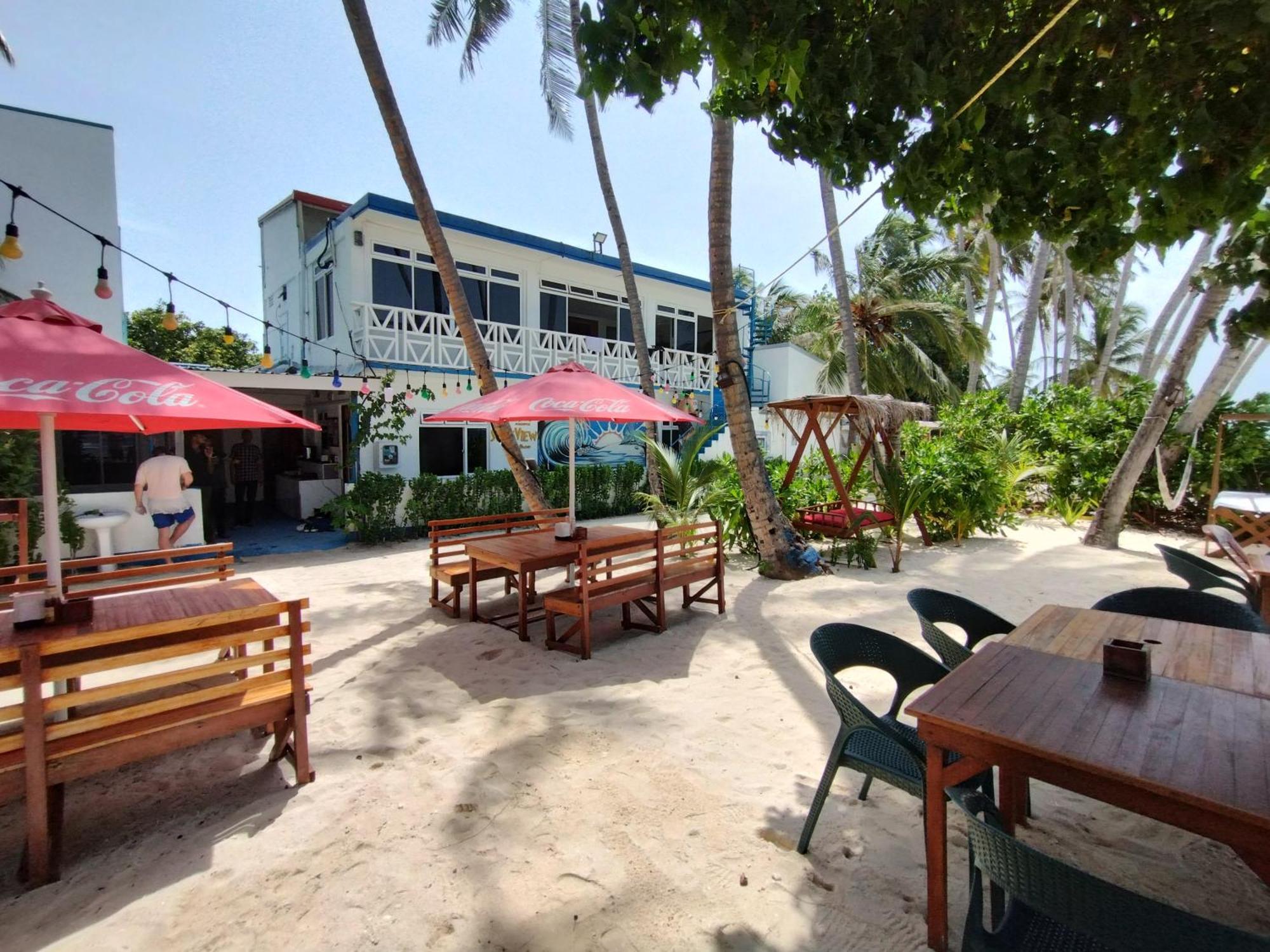 Отель Batuta Maldives Surf View Тулусду Экстерьер фото
