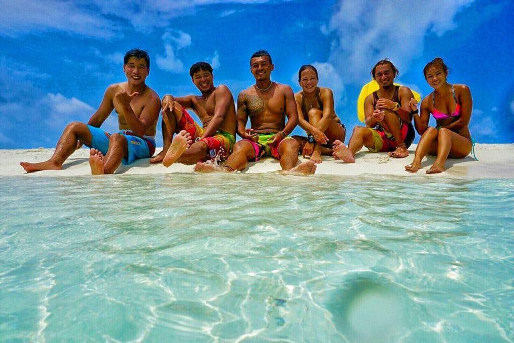 Отель Batuta Maldives Surf View Тулусду Экстерьер фото