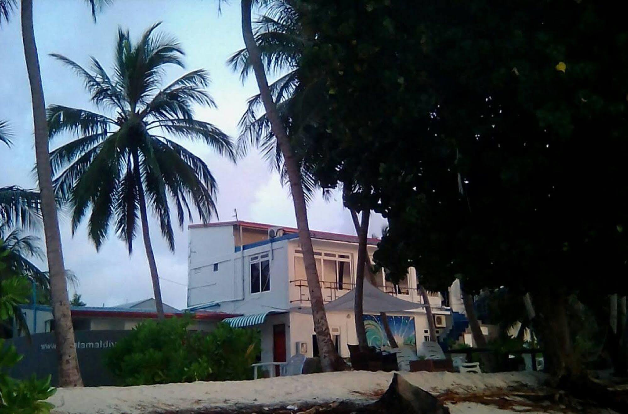 Отель Batuta Maldives Surf View Тулусду Экстерьер фото