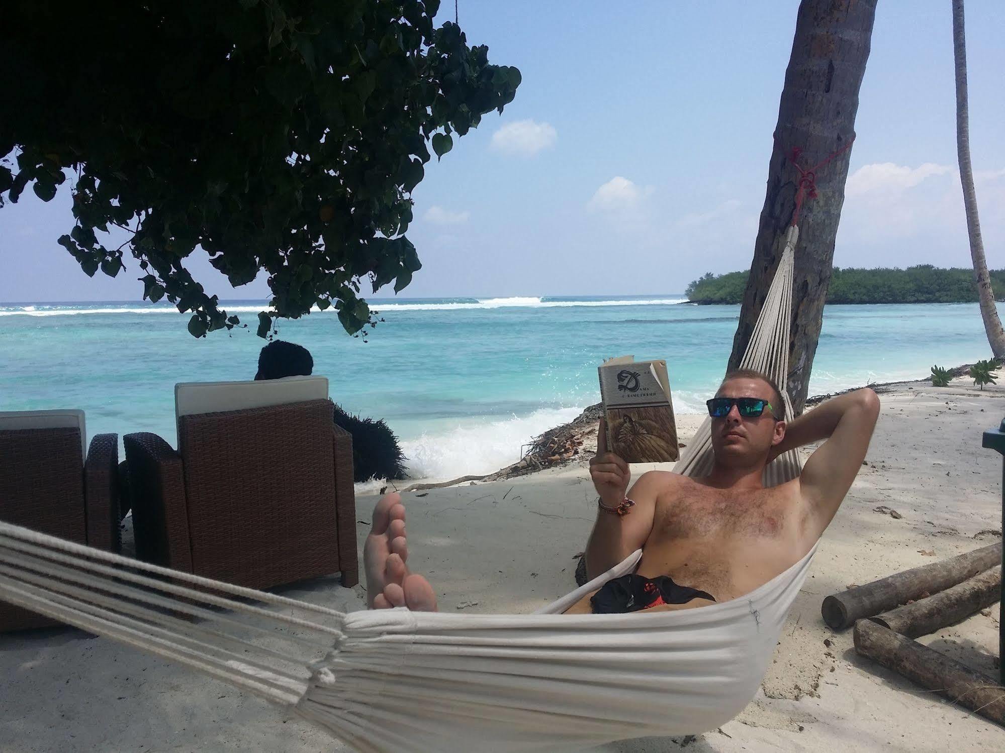 Отель Batuta Maldives Surf View Тулусду Экстерьер фото