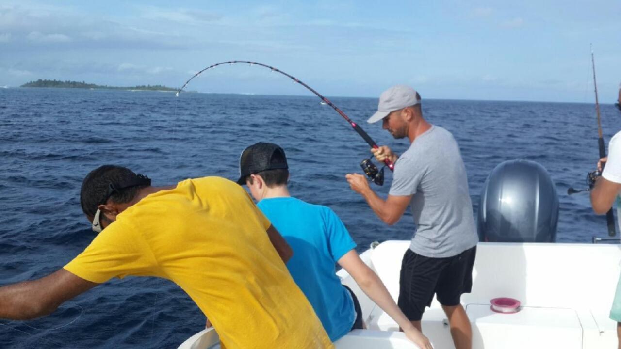 Отель Batuta Maldives Surf View Тулусду Экстерьер фото